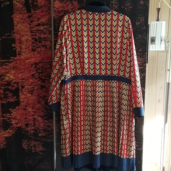 Modcloth 2x Chevron pleated shirt dress - Picture 6 of 7